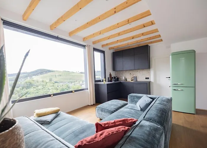 Moderne Atelierwohnung, Blick Auf Und Skigebiet Apartamento